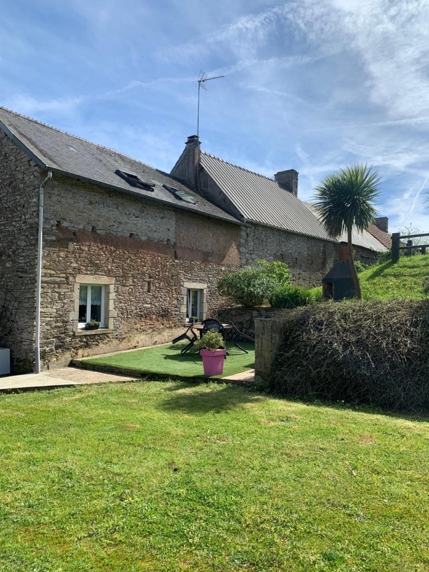 Gite de la Huberderie Quettehou Exterior foto